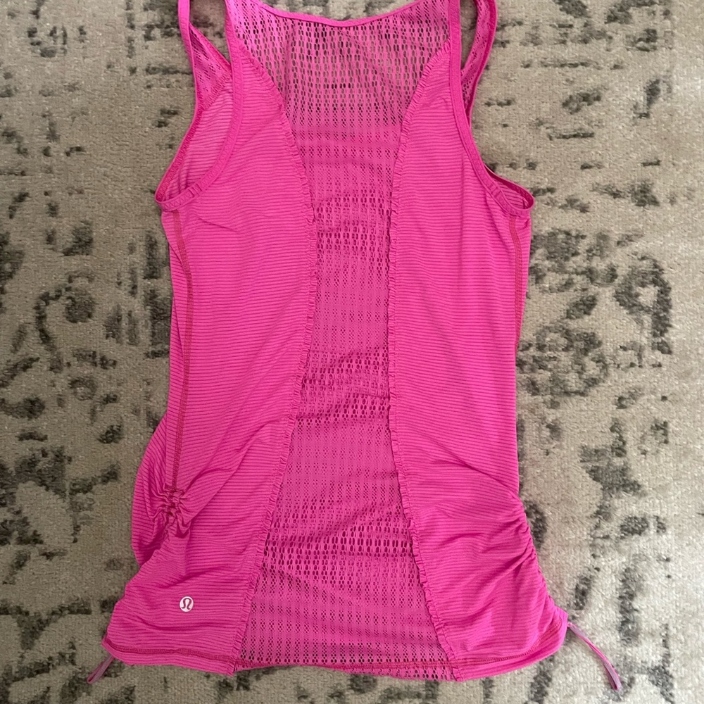 Lululemon top